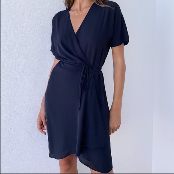 Aritzia Sunday best Wallace wrap dress - Picture 2 of 2